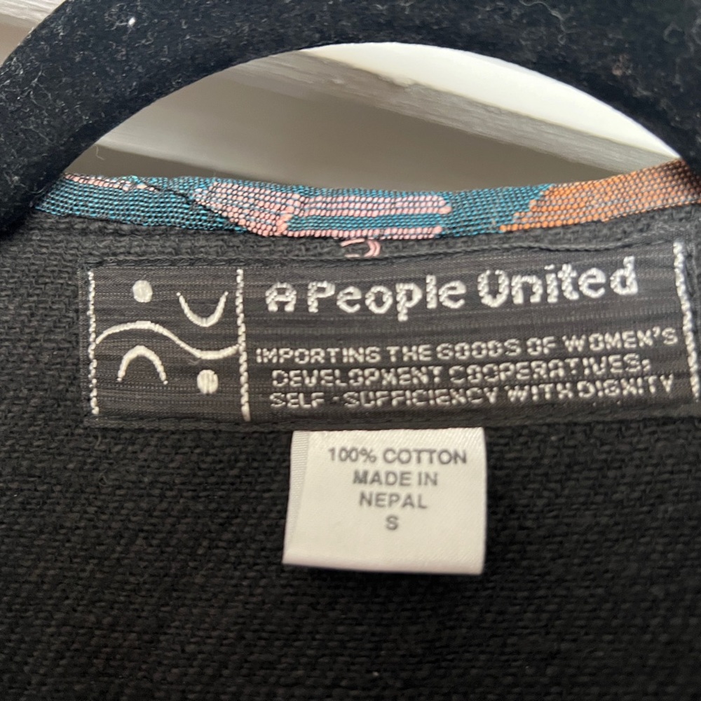 Colorful Patterned Vest - Picture 4 of 4